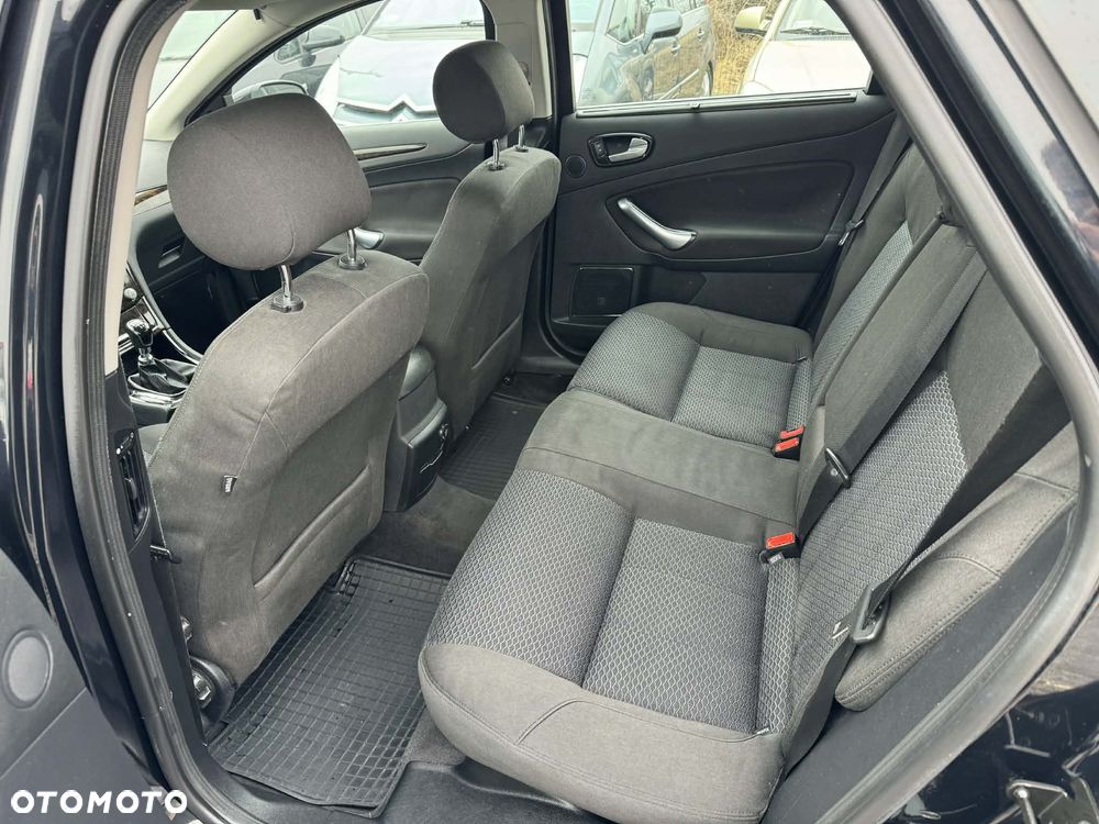 Ford Mondeo 2.0 TDCi Ghia - 15