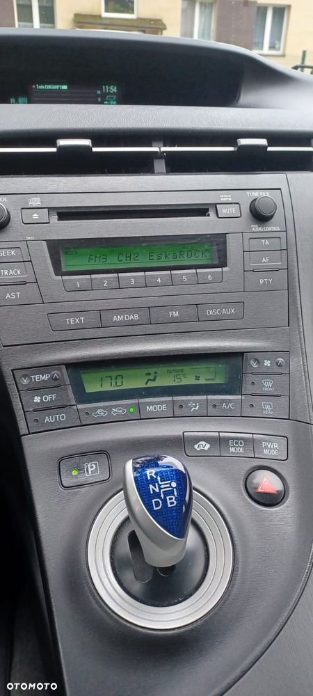Toyota Prius 1.8 HSD Prestige - 10