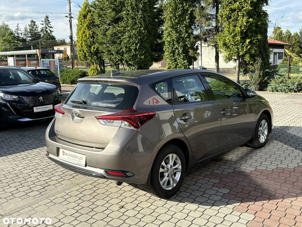 Toyota Auris - 4