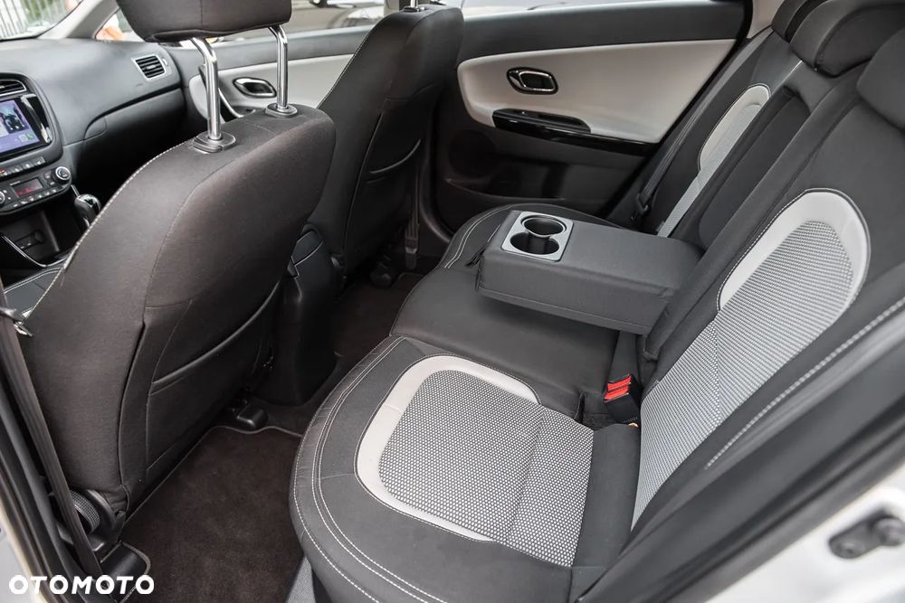 Kia Ceed 1.6 CRDi 128 Spirit - 26