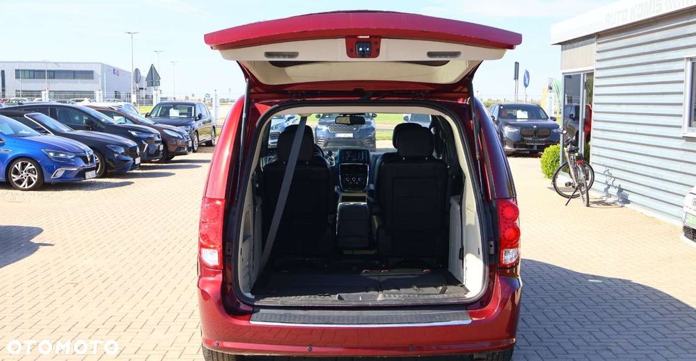 Dodge Grand Caravan - 35