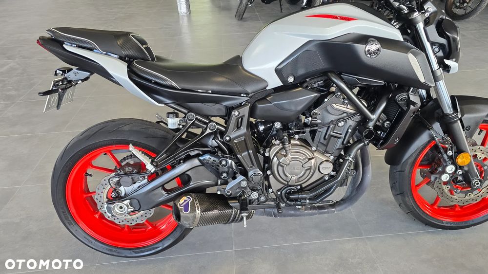 Yamaha MT - 24