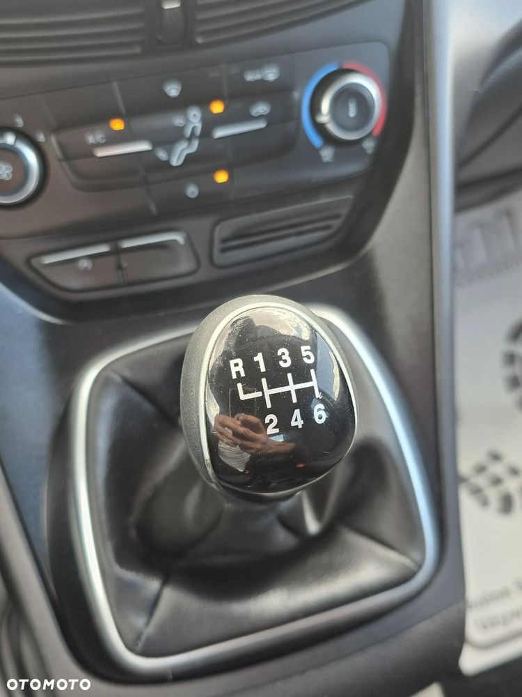 Ford Grand C-MAX - 25