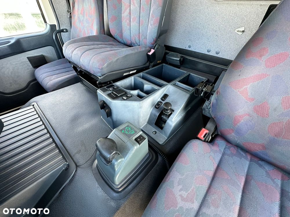 Mercedes-Benz Actros 6x2 - 13