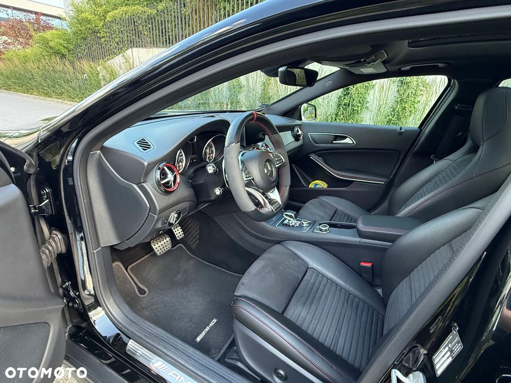 Mercedes-Benz GLA - 18