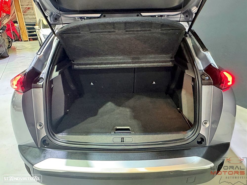 Peugeot 2008 1.2 PureTech GT EAT8 - 17