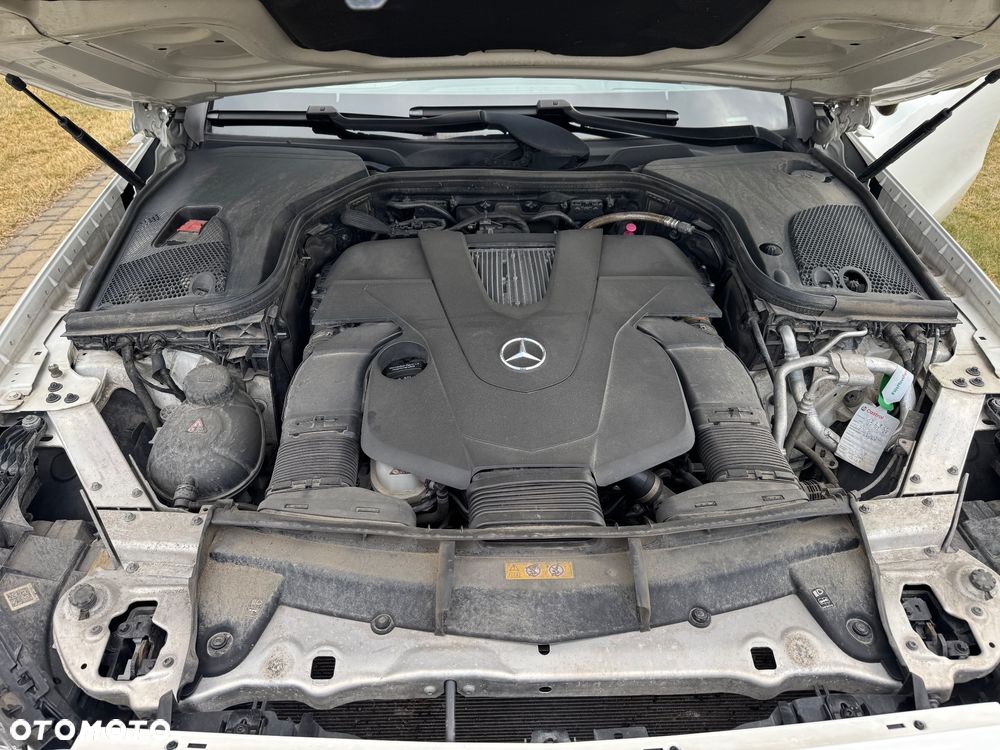 Mercedes-Benz Klasa E 400 4-Matic 9G-TRONIC - 29