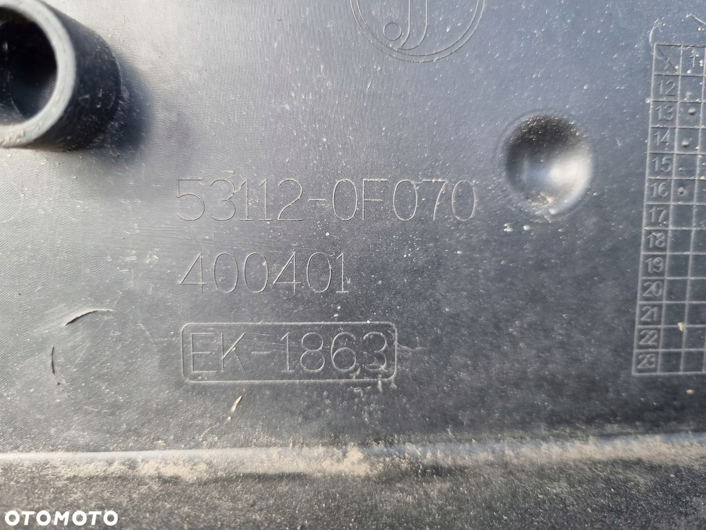 corolla verso 12- 13- zderzak przód oryginał - 5