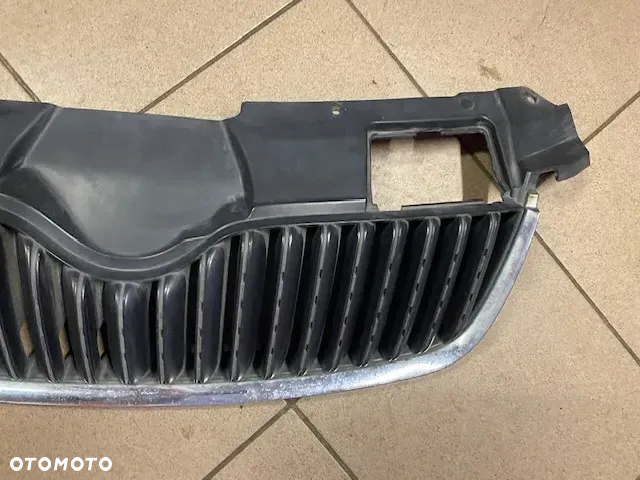 GRILL ATRAPA CHŁODNICY SKODA FABIA II SKODA ROOMSTER 5J0853668A - 3