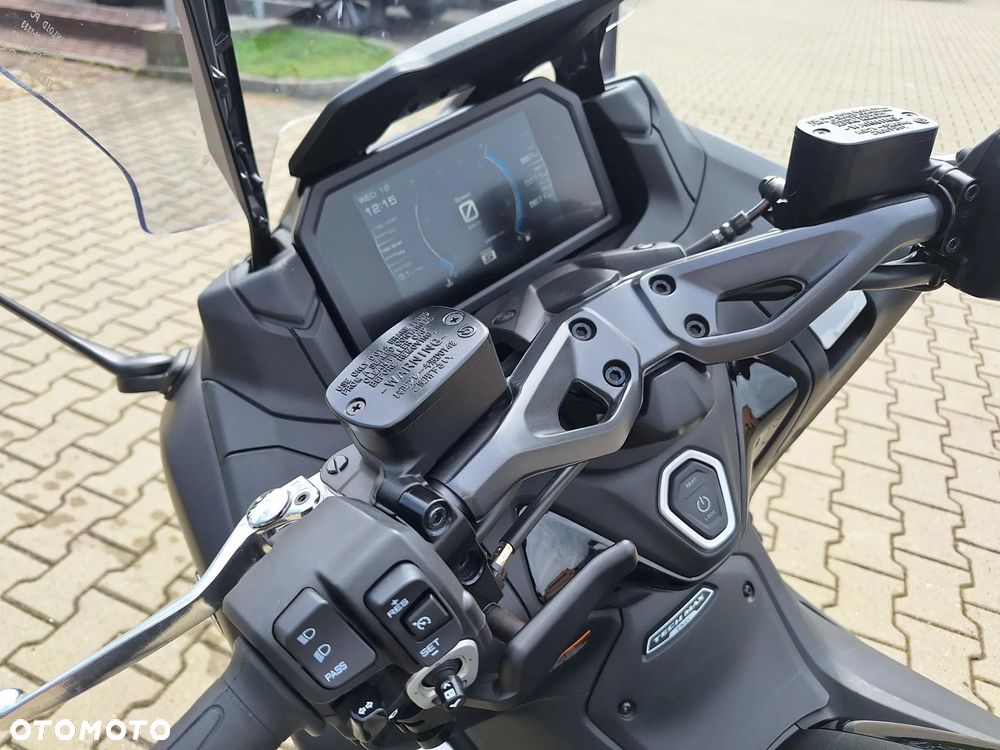 Yamaha Tmax - 13
