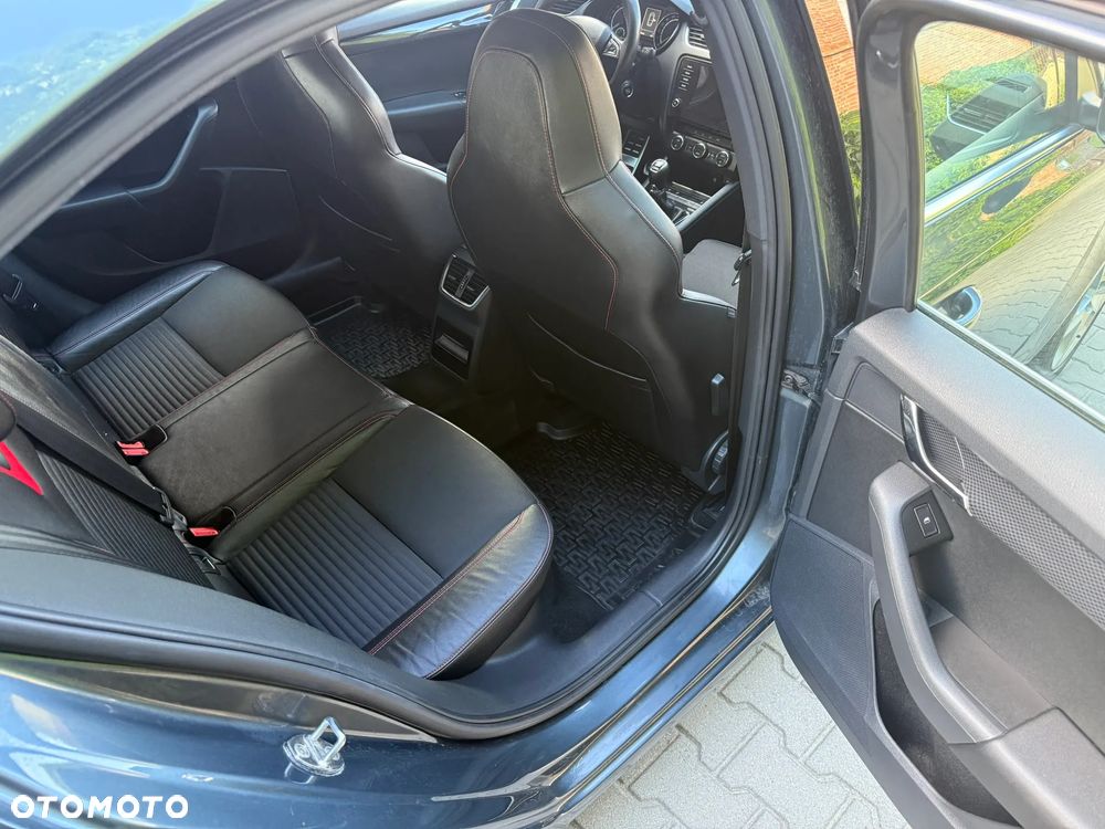 Skoda Octavia 2.0 TDI RS - 23