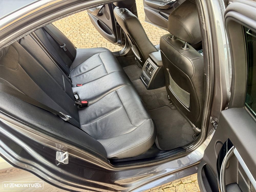 BMW 330 - 23