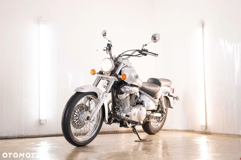 Suzuki Intruder