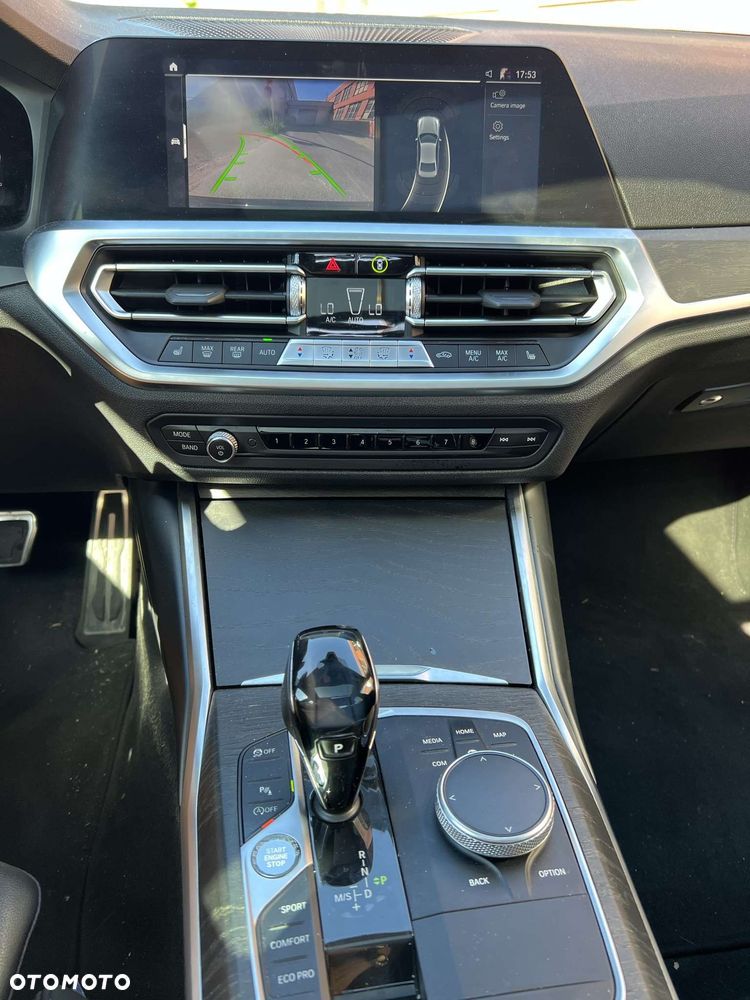 BMW Seria 3 330i Sport - 10