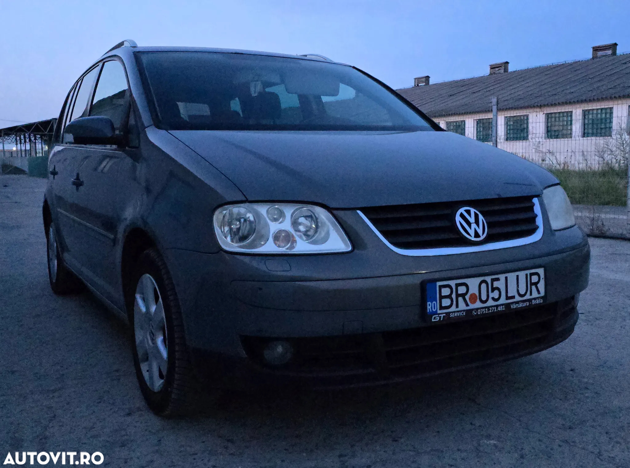 Volkswagen Touran 1.9TDI Highline DSG - 7