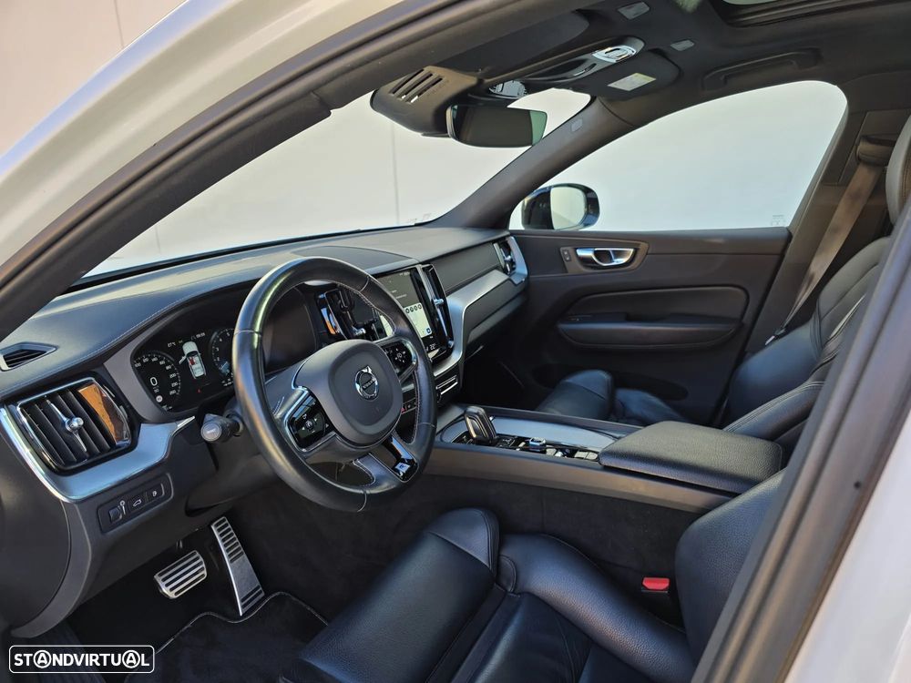 Volvo XC 60 2.0 T8 PHEV R-Design AWD - 5