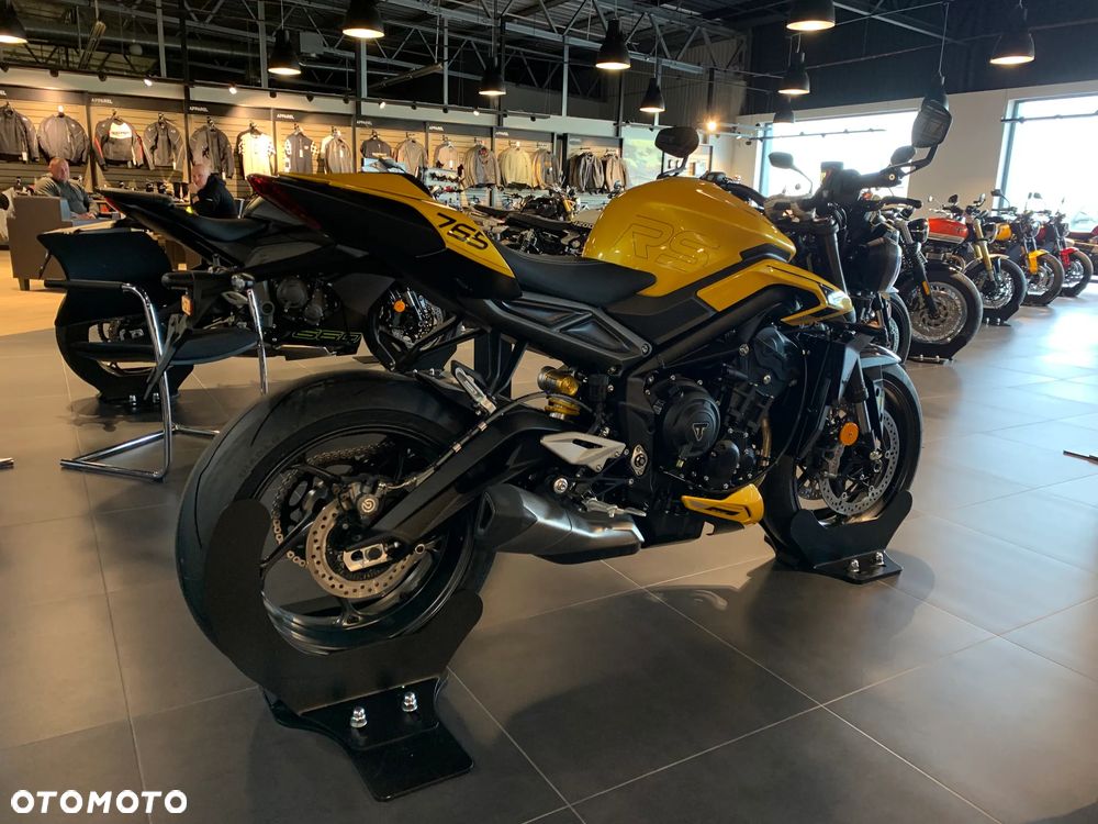 Triumph Street Triple - 7
