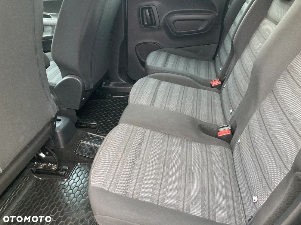 Opel Combo XL 1.2 Turbo Essentia S&S - 18
