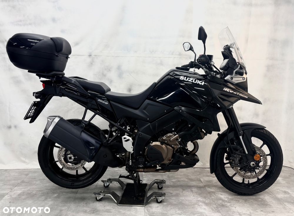 Suzuki V-STROM - 10