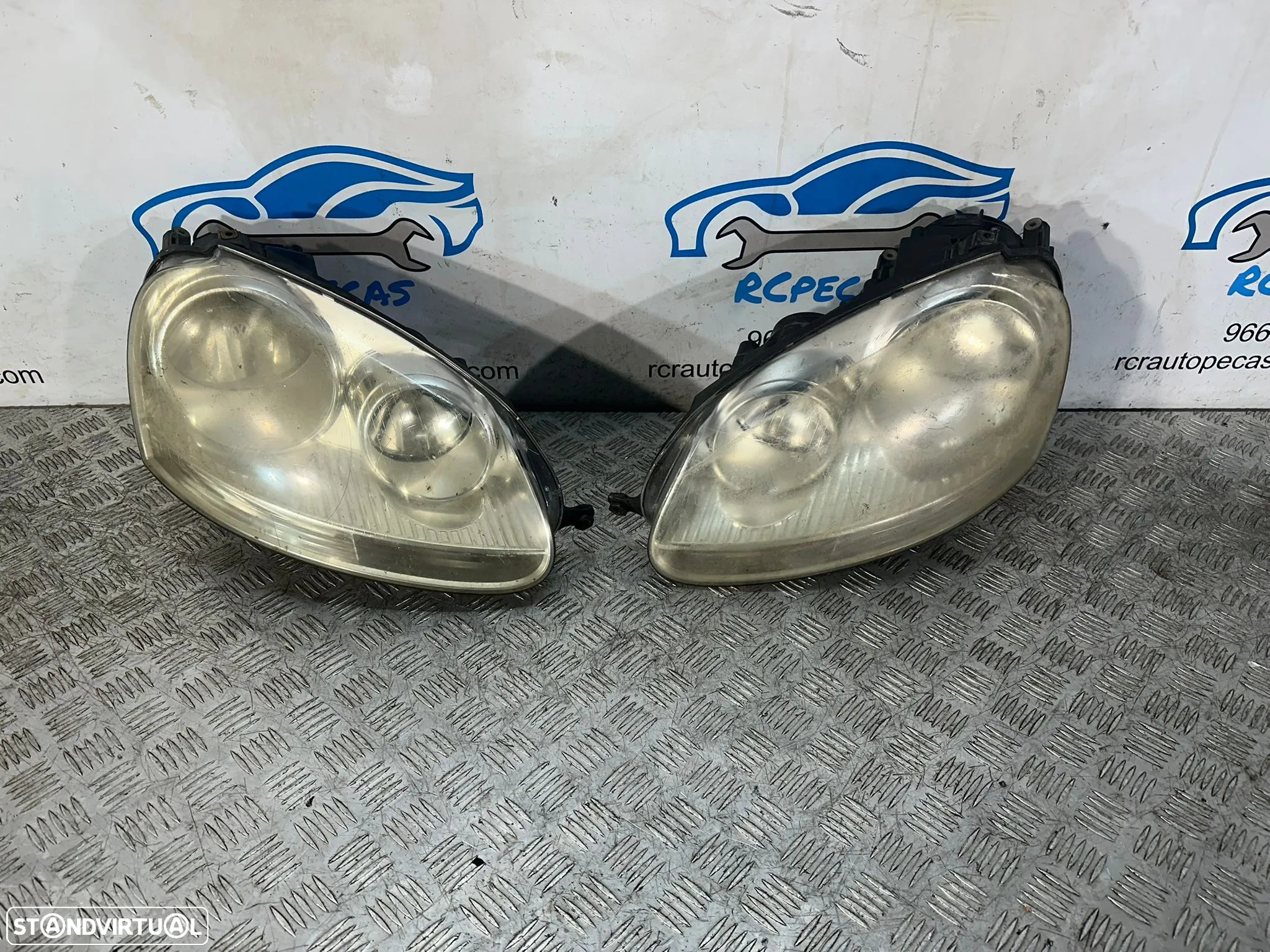 Conjunto Farois Oticas Originais VW Volkswagen Golf 5 MK5 1K Direita 1K6941006 Esquerda 1K6941005 2003 - 2008 - 2