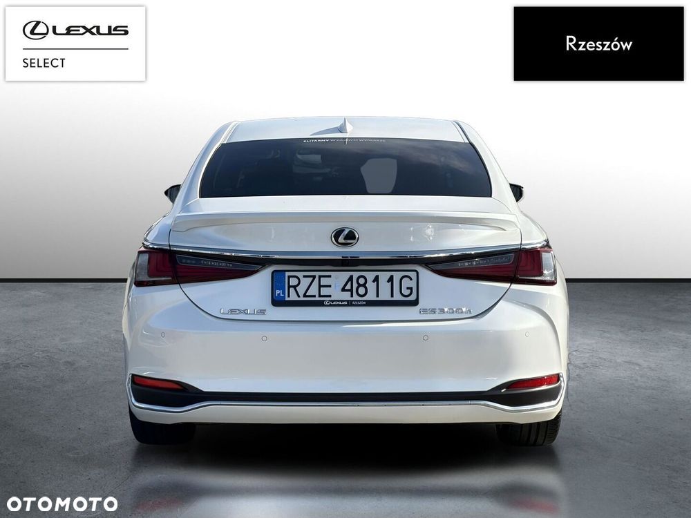 Lexus ES 300h Prestige - 4