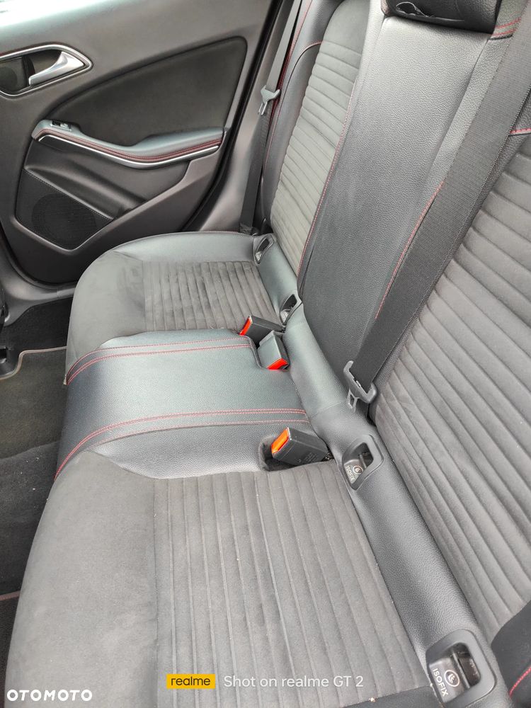 Mercedes-Benz GLA - 15