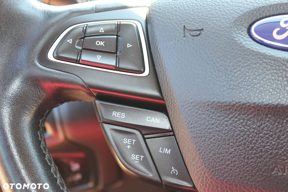Ford Focus 1.0 EcoBoost Gold X ASS PowerShift - 27