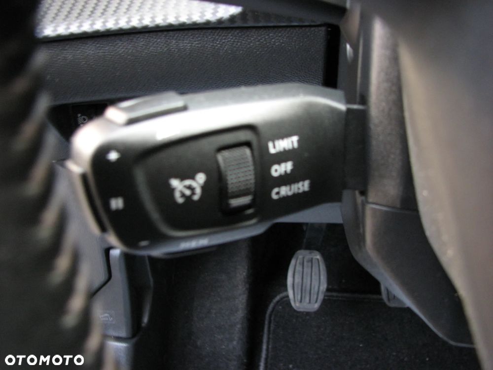 Peugeot 2008 1.5 BlueHDi Allure S&S - 30