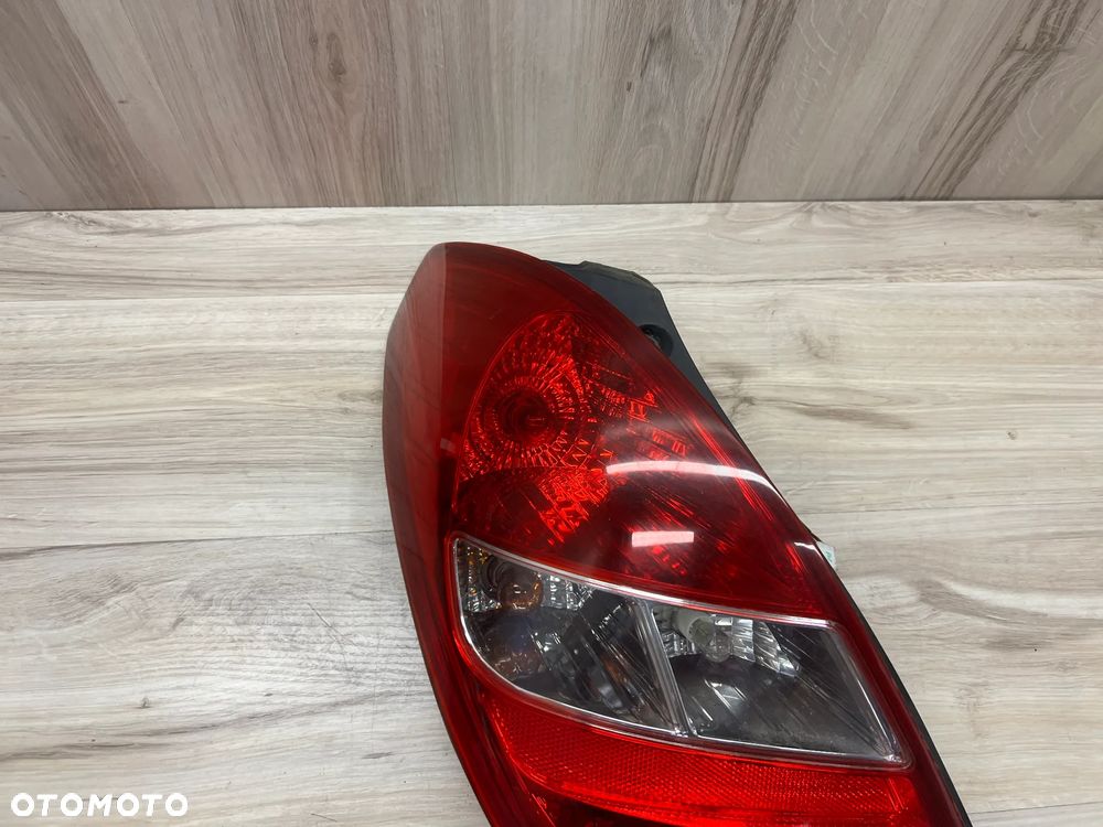 LAMPA TYLNA LEWA HYUNDAI I20 - 3