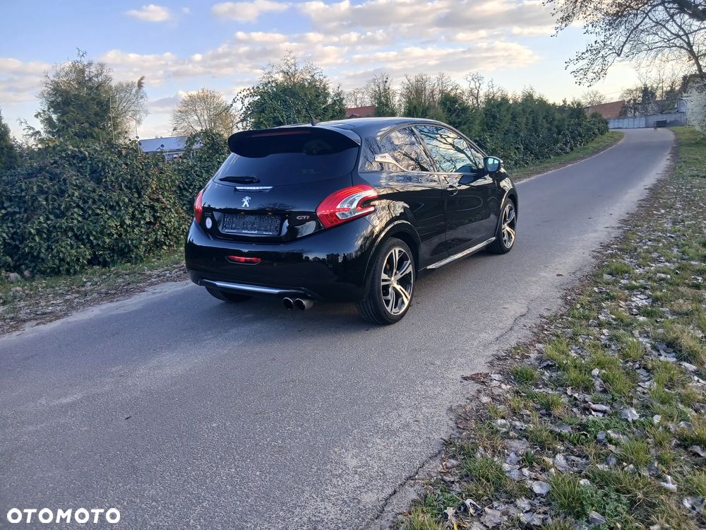 Peugeot 208 1.6 THP GTi - 1