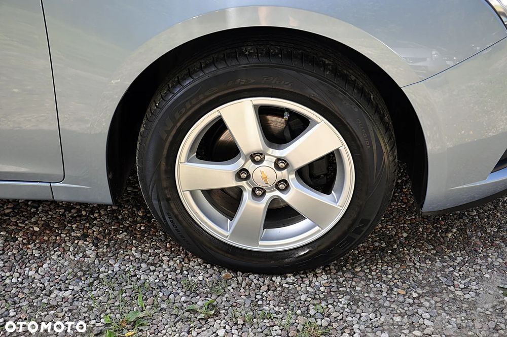 Chevrolet Cruze 1.6 LS+ - 33