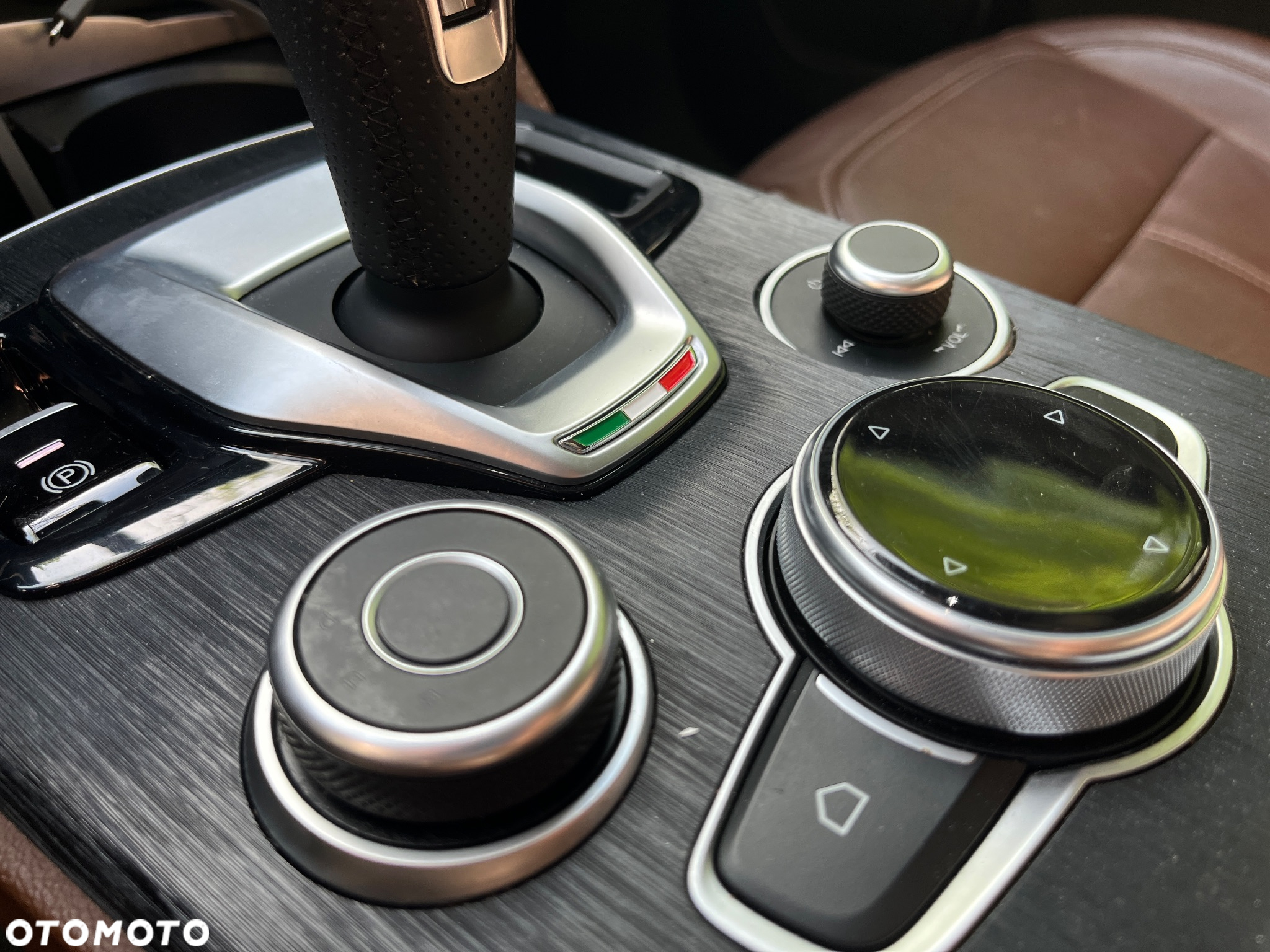 Alfa Romeo Stelvio - 16