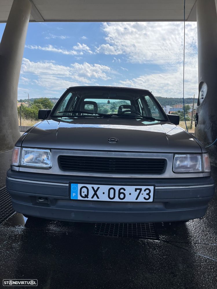 Opel Corsa 1.2 Swing + - 2