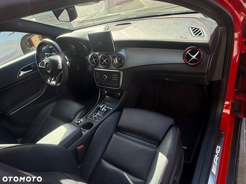 Mercedes-Benz GLA - 9