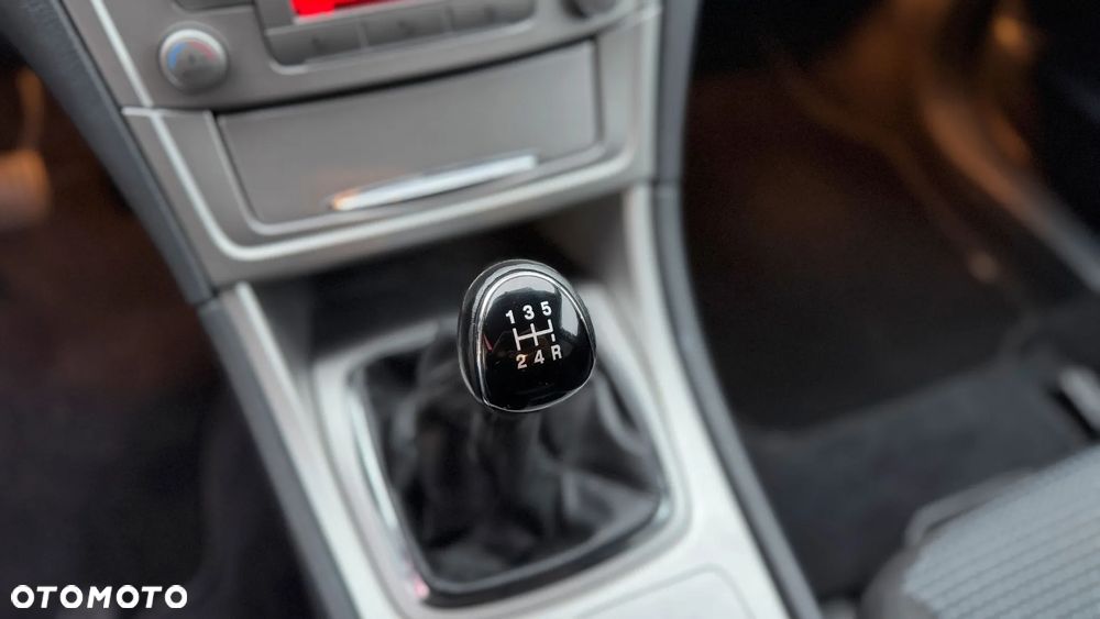 Ford Mondeo 2.0 Ambiente - 23