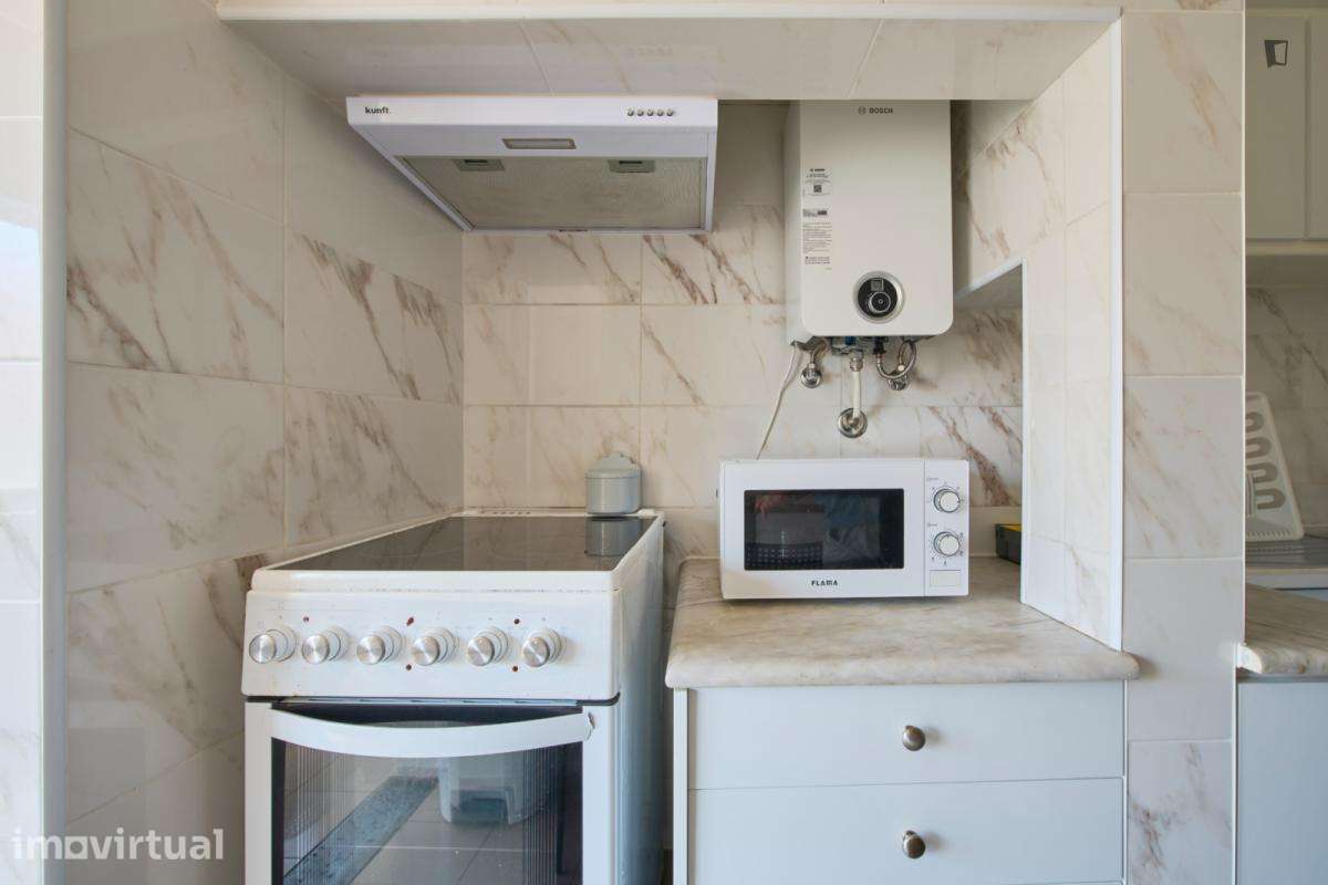 Quarto - localizado em Alameda Lisbon - Grande imagem: 5/45