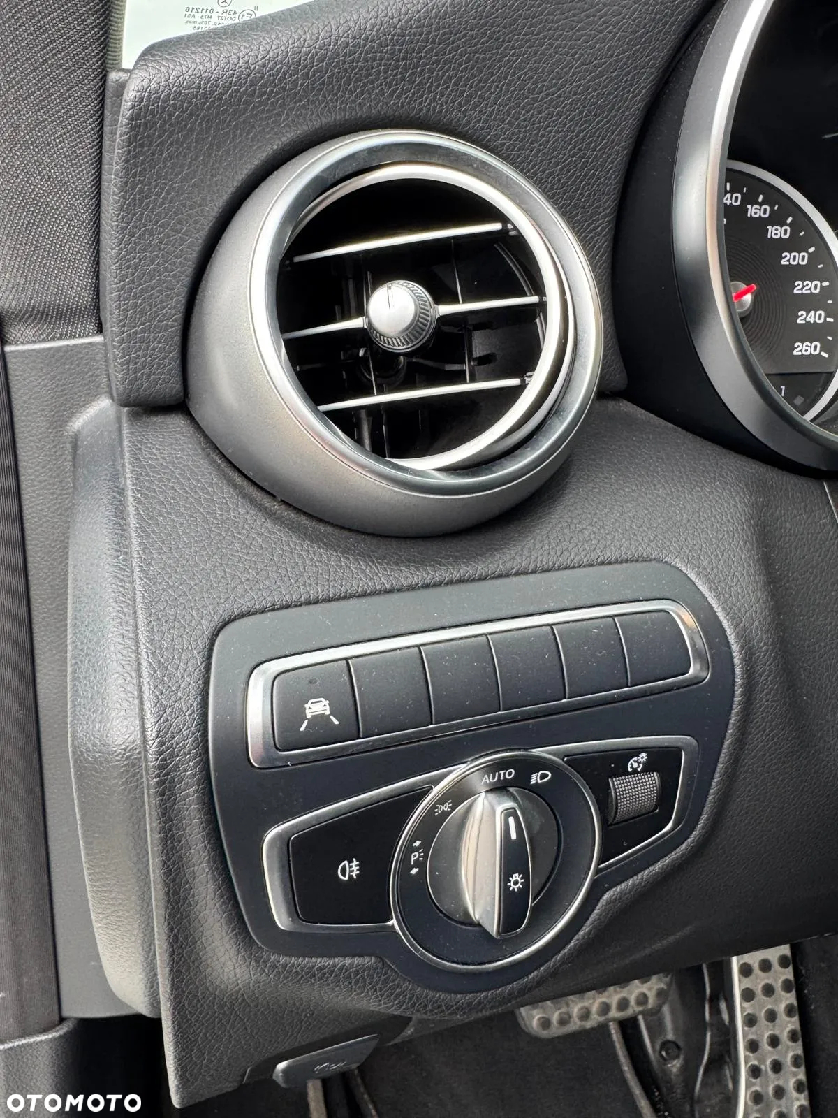 Mercedes-Benz Klasa C 300 9G-TRONIC - 17