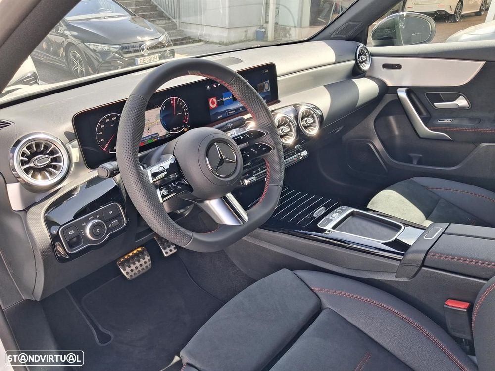 Mercedes-Benz A 250 - 12