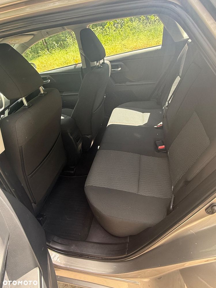 Toyota Auris 1.6 Premium Comfort MS - 9