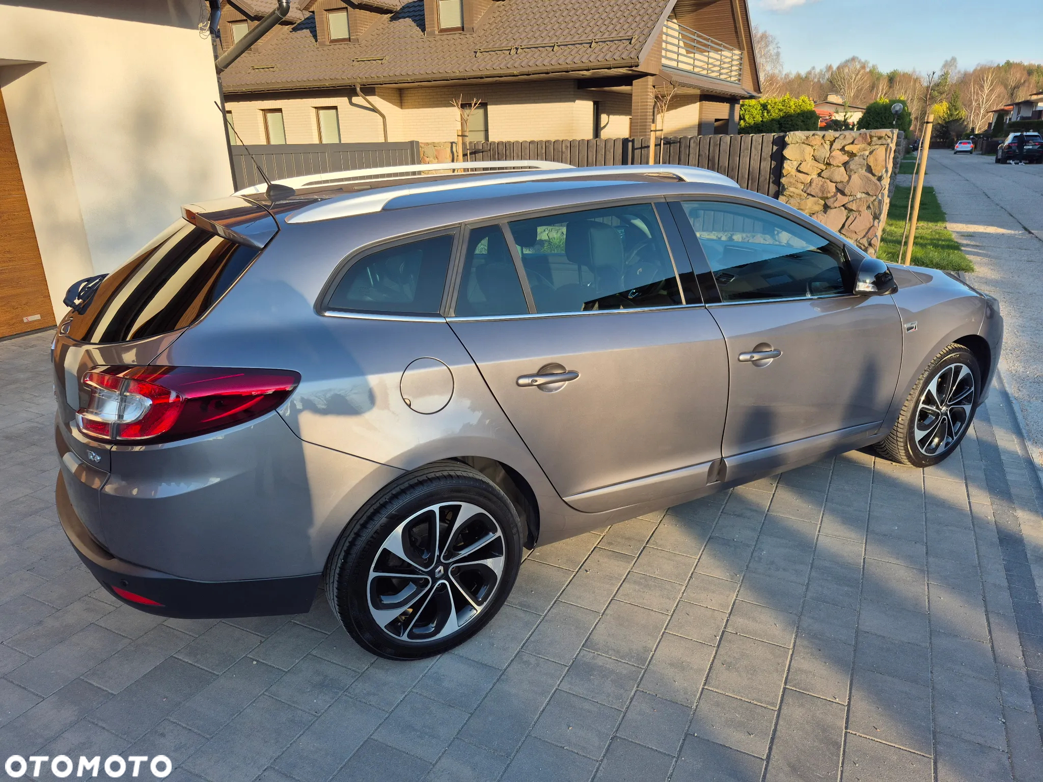 Renault Megane Grandtour ENERGY TCe 130 Start & Stop Bose Edition - 29