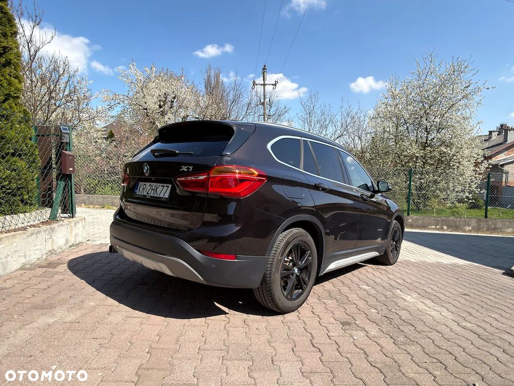 BMW X1 xDrive18d xLine - 24