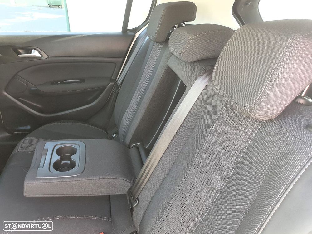 Peugeot 308 1.6 BlueHDi Allure J17 - 40