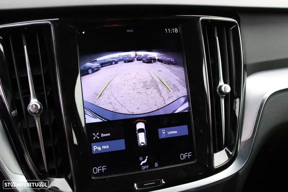 Volvo V60 2.0 B4 Momentum Core Geartronic - 28