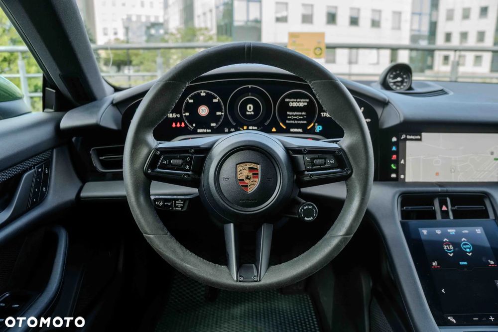 Porsche Taycan - 23