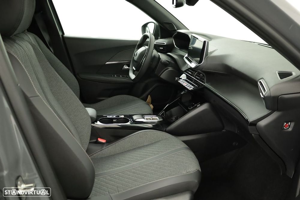 Peugeot e-2008 54 kWh Allure - 22