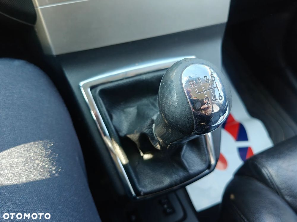 Toyota Corolla Verso 2.2 D-4D DPF Executive - 26