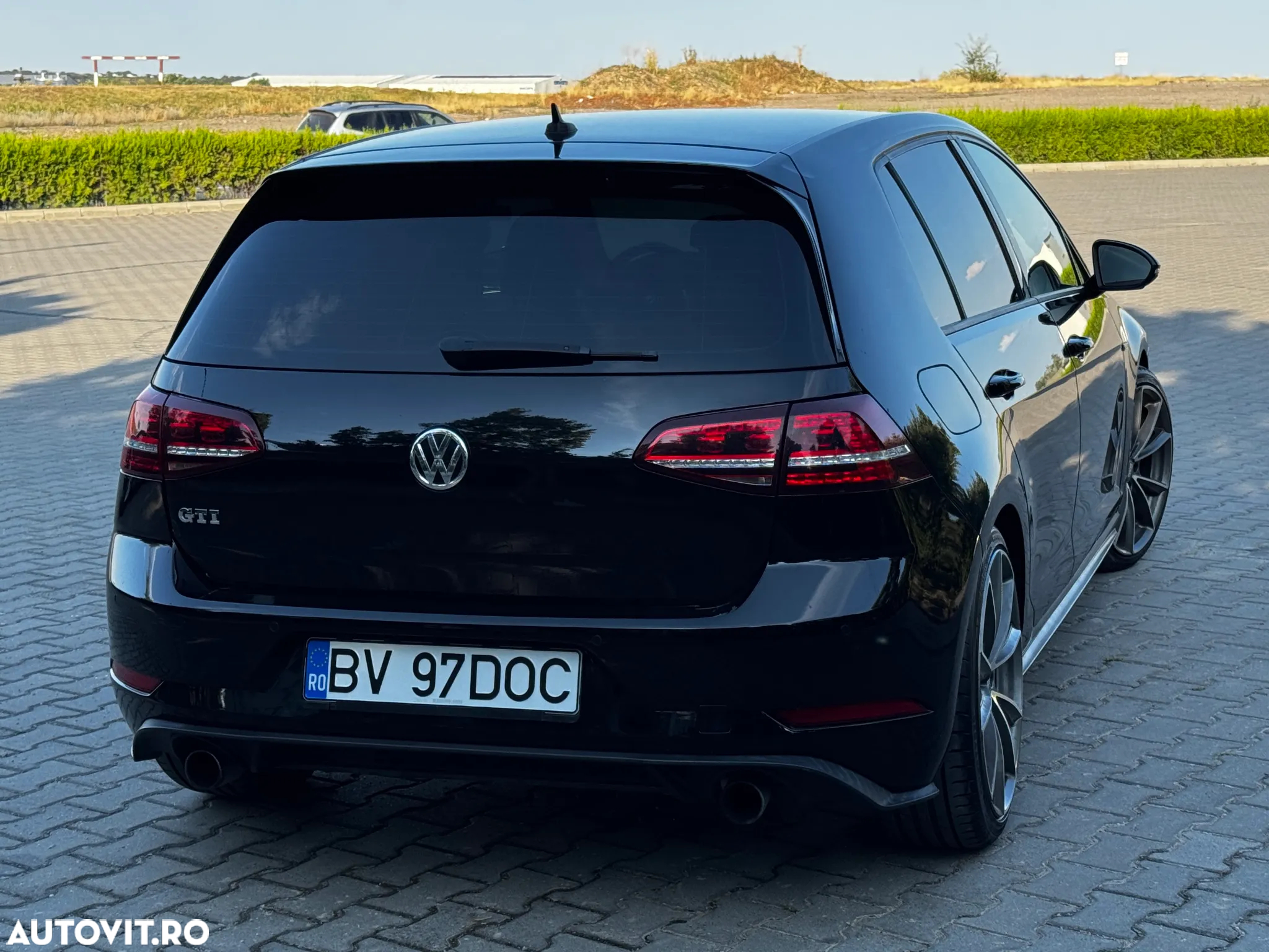 Volkswagen Golf 2.0 TSI BMT DSG GTI - 5