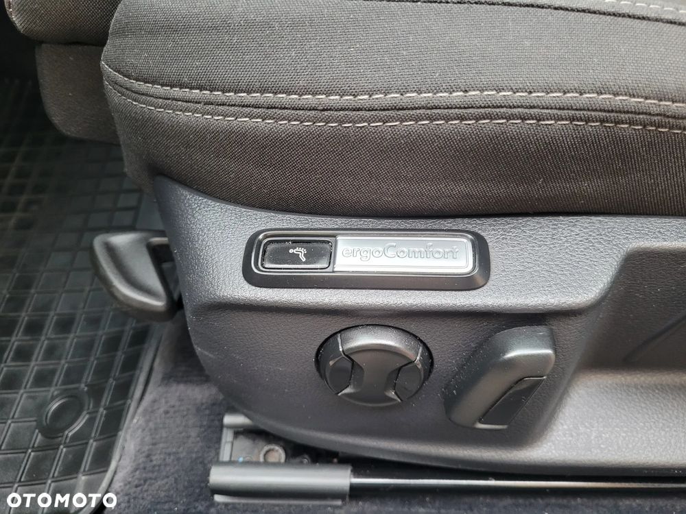 Volkswagen Passat - 19
