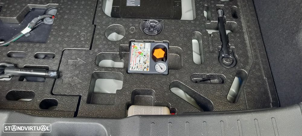 Nissan Juke 1.6 Hybrid N-Design Black - 20