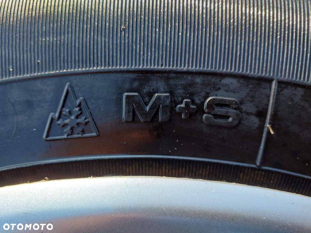 Koła Felgi 15 cali 5x114 kołpaki z oponami zimowymi Renault Megane - 8